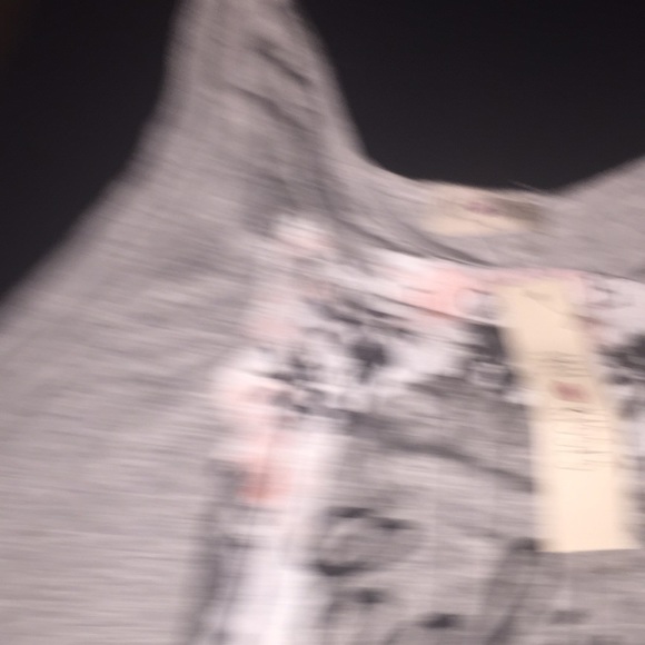 Free kisses tank - Picture 4 of 4